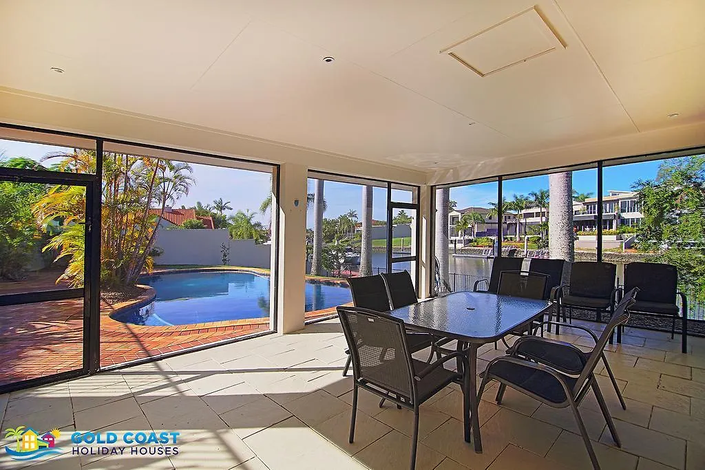 Holiday Home Coveside @ Sanctuary Cove Hope Island 0*,
